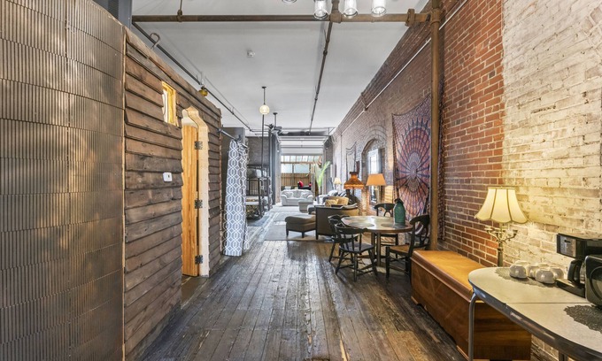 Downtown St. Louis Apartment | Artist Warehouse Suite - Downtown St. Louis - Warehouse Sleeps up 6 - 20