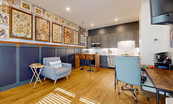Chattanooga Condo | Artistic townhome steps from Sculpture Fields with balcony, WIFI, & workspace