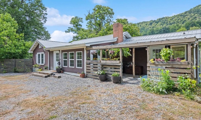 Waynesville House | Artistically furnished Creekside House with Pond