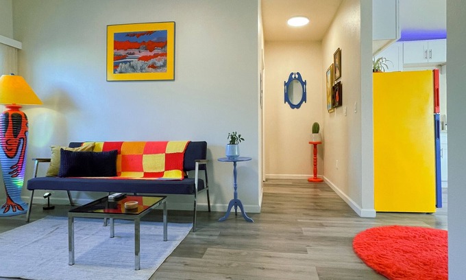 Tower District Apartment | Artistically Pleasant