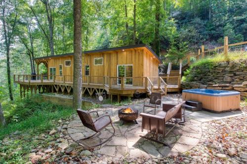 Fairview House | Artist’s Palette by AvantStay Colorful Retreat