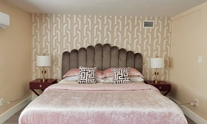 Buena Vista House | Artsy Falls Design district 5 mins