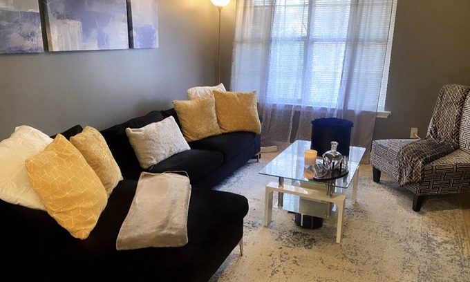 McDonough House | Artsy getaway with WiFi