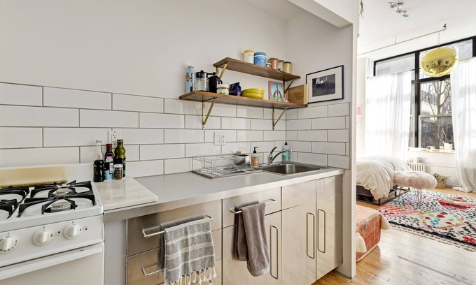 Bushwick Apartment | Arty, Dreamy Bushwick Loft - Best shopping, dining and nightlife!