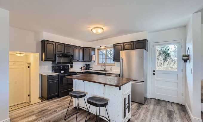 Arvada House | Arvada Oasis- Near Denver- Dog Friendly- Game Room- Kid/Family Friendly