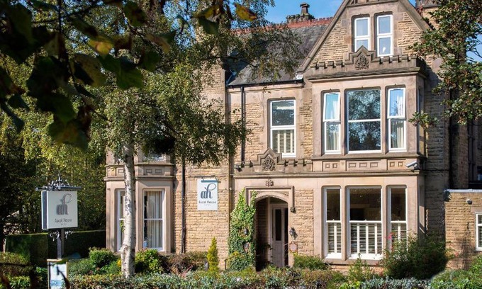 Harrogate Hotel | Ascot House
