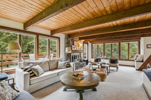 Moscow House | Ashwood Chalet