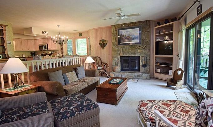 Blowing Rock Condo | Aspen 3 | Fireplace, Restaurant, Pool, Spa