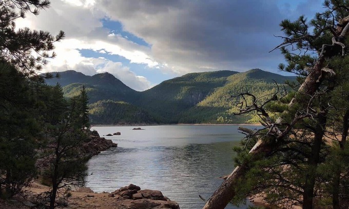 Lyons Cabin | Aspen Cabin-HOT TUB! *Fireplace* RMNP!