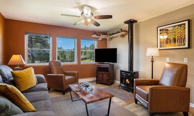 Estes Park House | Aspen Grove Getaway - Mountain Townhome - Estes Park Near Golf Course - EV #3196