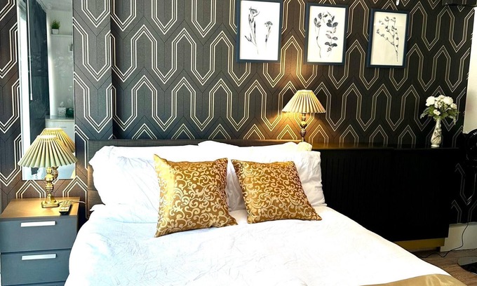 London Borough of Bromley Apartment | Aspen Suite - Cozy Studio Apartment in Greater London