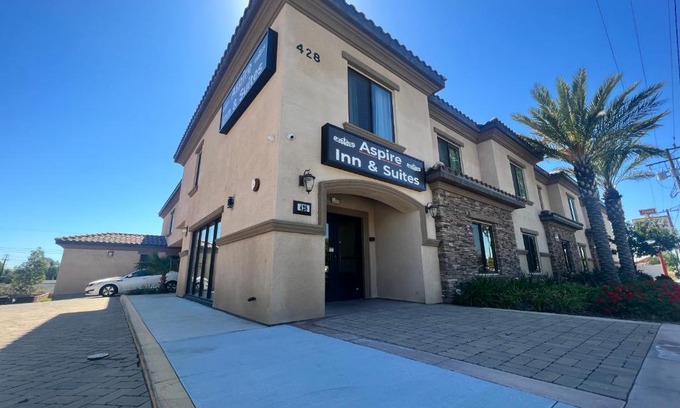 Orange Hotel | ASPIRE INN & SUITES Orange