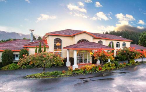 Tararua Forest Park Ski Chalet | Aston Norwood Chalets