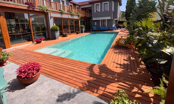 Ildır Koyu Apartment | Astonishing Seafront Villa in Cesme