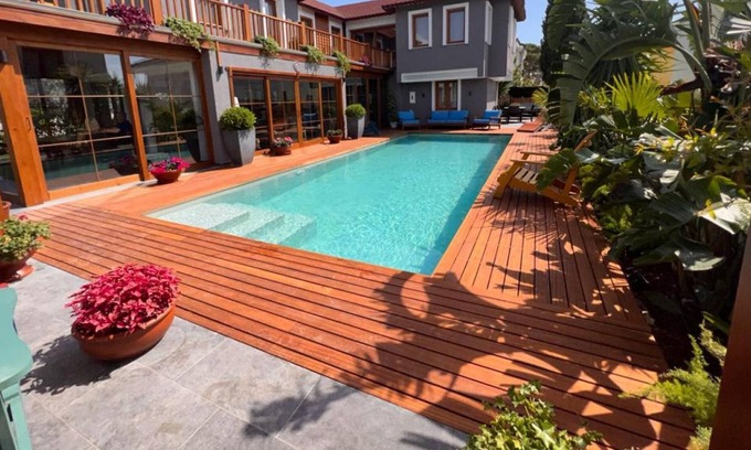 Ildır Koyu Apartment | Astonishing Seafront Villa in Cesme