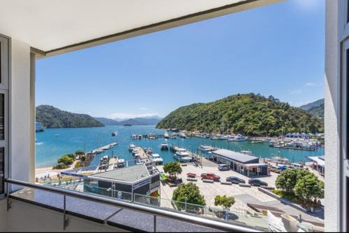 Picton Apartment | Astonishing Views Superb Waterfront Apartment