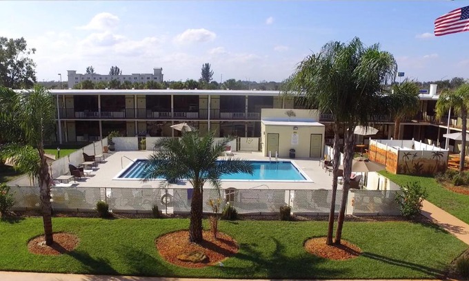 Fort Pierce Hotel | At Home Inn - Fort Pierce