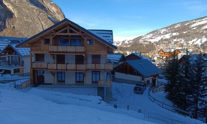 Valloire Apartment | At Riton app. 4/5 pers. 3 * quiet, close to shops, at the foot of the slopes