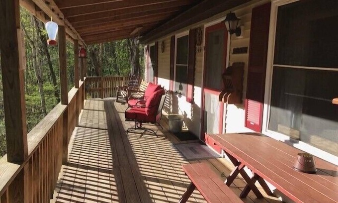 Maggie Valley Cabin | At the Woods-3 BR Pet Friendly