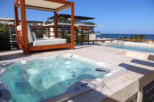 Downtown Apartment | ATC18 2bed Ocean View penthouse with jacuzzi and private pool