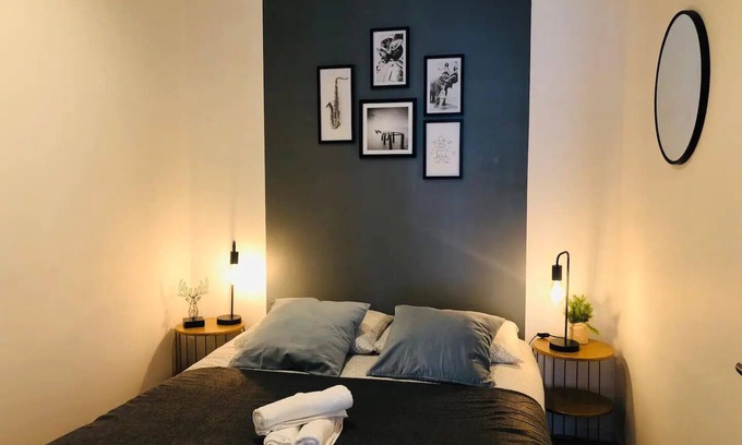 Downtown Apartment | Atelier Arthaud - quartier St Martin - commerces