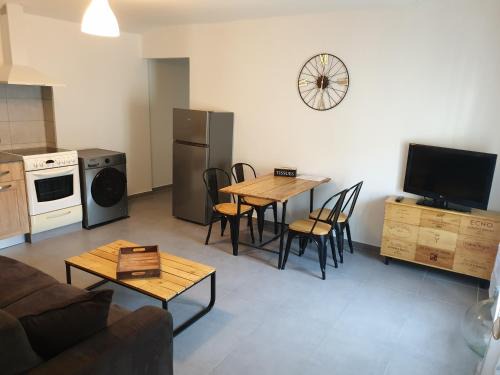 Fontaine-de-Vaucluse Apartment | Atelier n°4