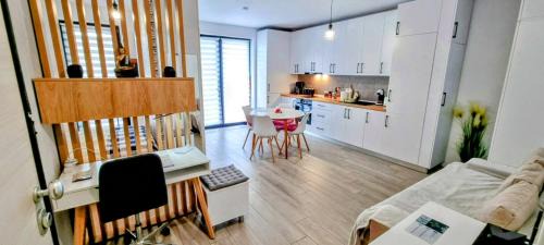 Timisoara Apartment | ATENEO - Studio DeLuxe MODERN Apartment, BIG Balcony, Plus FREE Parking