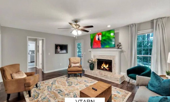 Woodstock House | ATH - Sleeps 8 - 4 Beds - Fenced/Pet friendly - VTarn