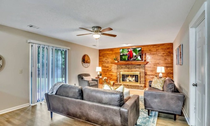 Kennesaw House | ATH -Sleeps8 -3BR- Fenced- 5 min to Int Exit(2025)