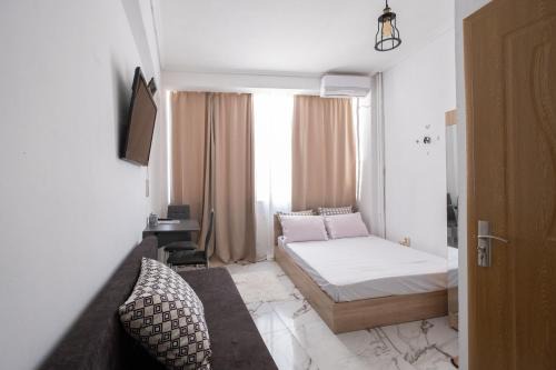Drama Apartment | Athanias Studio II