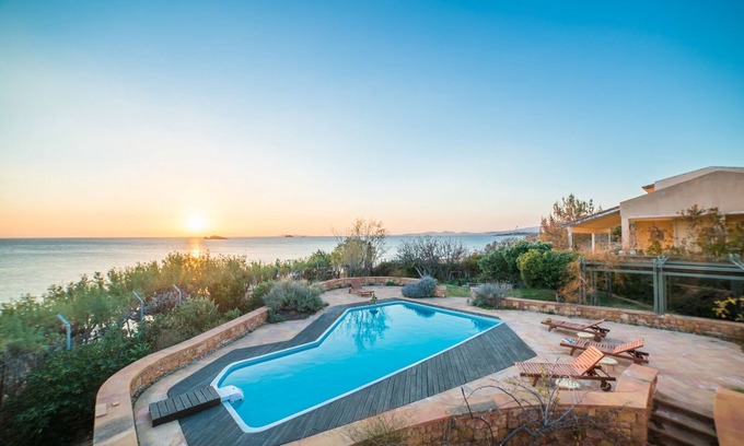 Saronikos Villa | ATHENS BOHEME BEACHFRONT VILLA