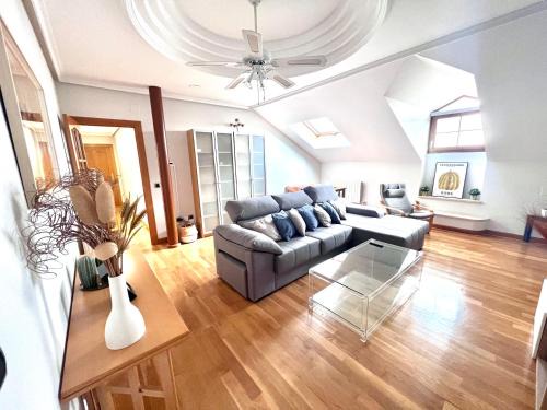 Old Town Apartment | Atico a 100m de la Catedral VUT-LE-830