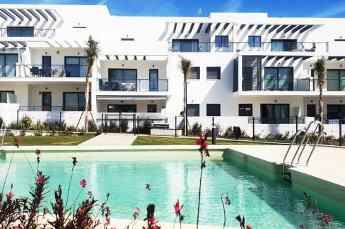 Torre de Benagalbon Apartment | Atico con piscina, golf, vistas al mar