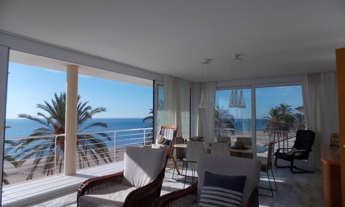 El Vendrell Condo | Atico Rosa Frente AL MAR CON Piscina