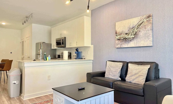 Old Fourth Ward Apartment | ATL Condo with King Bed! Free Street Parking!