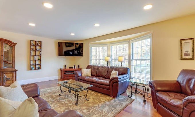 Windwood House | Atlanta Abode w/Yard in a Tranquil Setting!