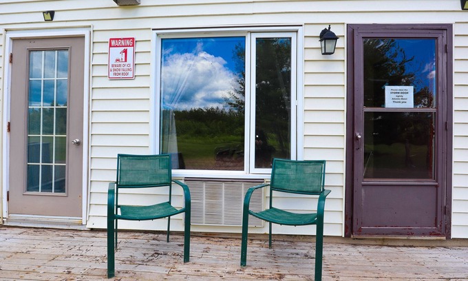 Berry Mills Hotel | Atlantic Motel