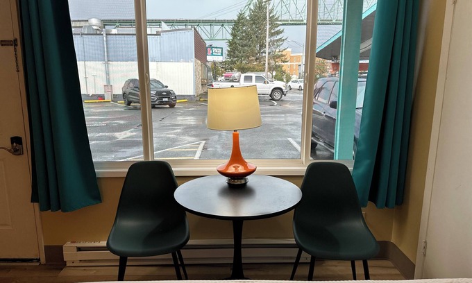 Astoria Hotel | Atomic Motel