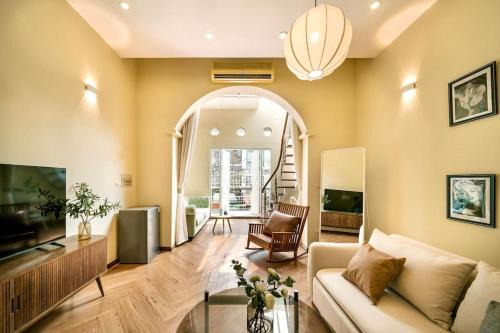 Hang Buom Apartment | Attic 128m2 Duplex Glass dome by SSens Homes