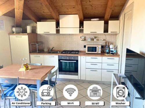 San Bartolomeo al Mare Apartment | Attic Apartment Villa Rosa con posto auto privato