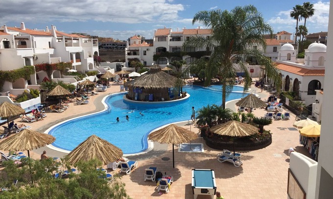 Complejo turistico Amarilla Golf Apartment | Attractive apartment in beautiful vacation complex with heated pool