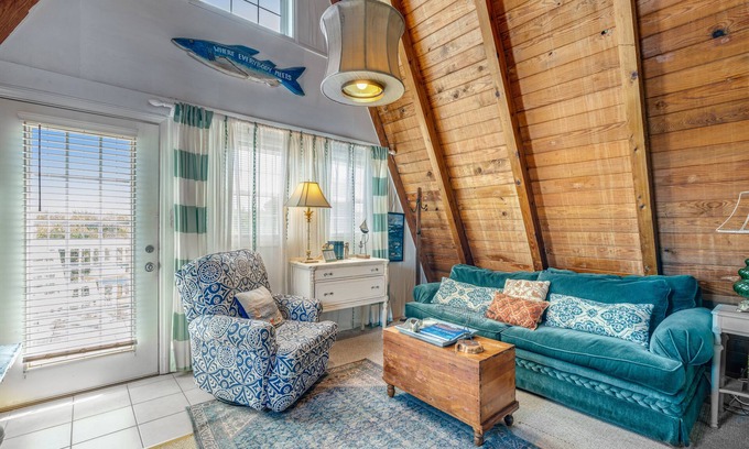 Holden Beach House | Attractive & Dog-Friendly Beachfront House w/Private W/D, AC, Free WiFi, & Patio