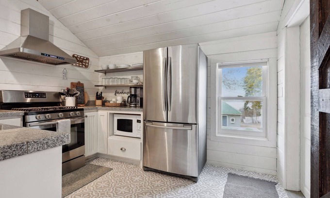 Waconia House | Attractive Downtown Waconia Lakeview Home