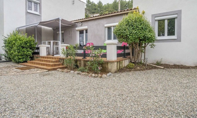 Cessenon-sur-Orb House | Attractive Holiday Home in Cessenon-Sur-Orb with Terrace