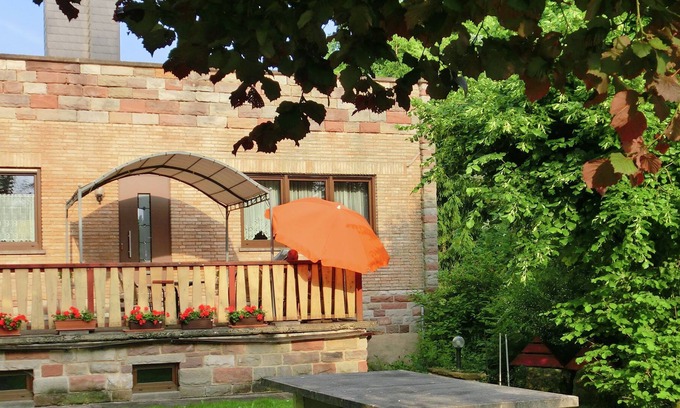 Seifertshausen House | Attractive Holiday Home in Rotenburg with Garden