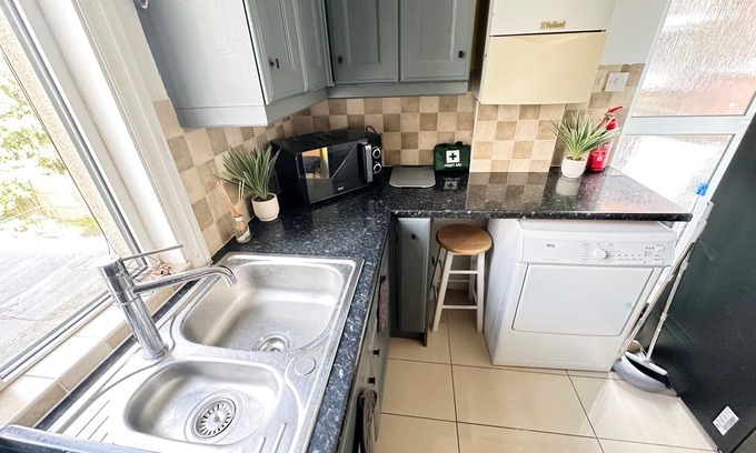 Sudbury House | Attractive Wembley Stadium Maisonette