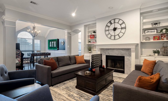 Scofield Farms House | ATX LUXE PLAY GOLF