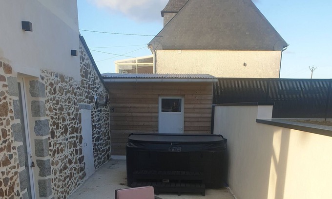 Hillion House | Atypical Housing