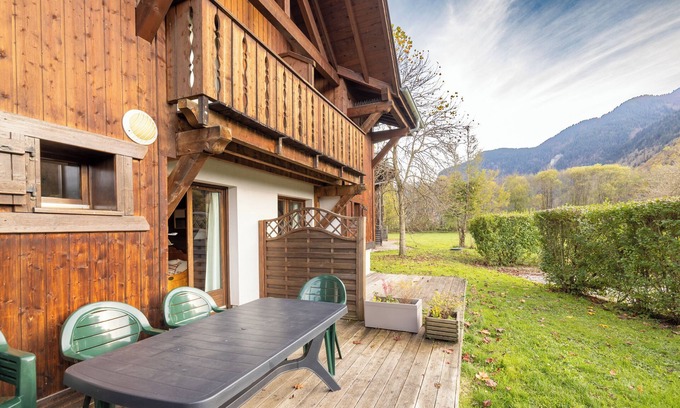 Samoens Apartment | 'Au chalet du Nant d'Ant' with Mountain View