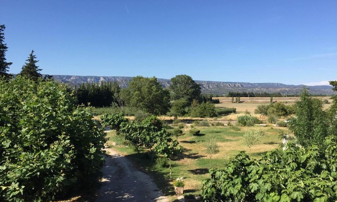 Mallemort Hotel | Auberge Les Olivades